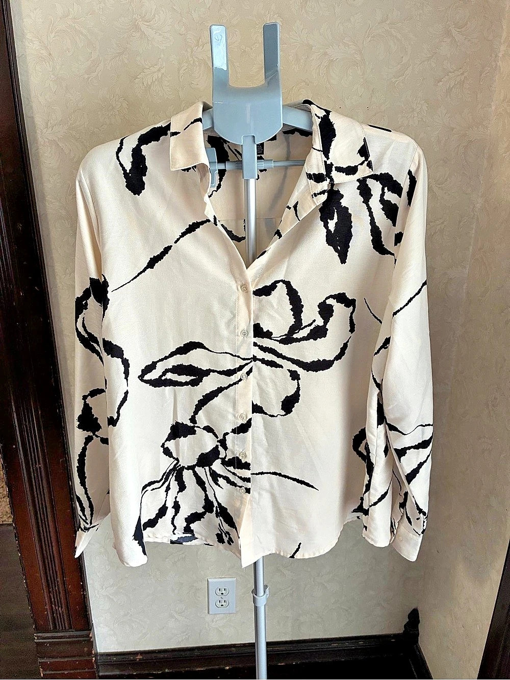 Jules & Leopold Floral Blouse in Cream & Black Size Large